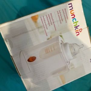 Brand New Munchkin Bottle Warmer